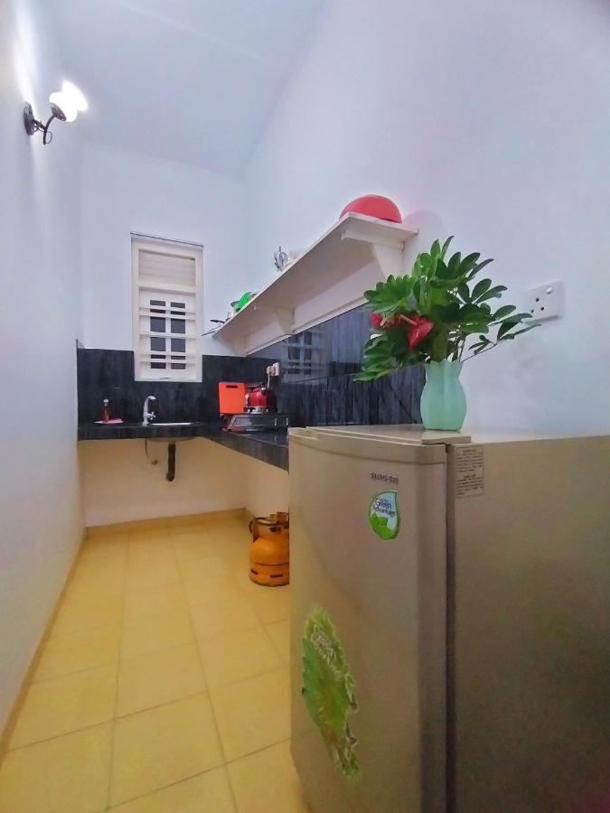 Mali Guest House Хиккадува Экстерьер фото