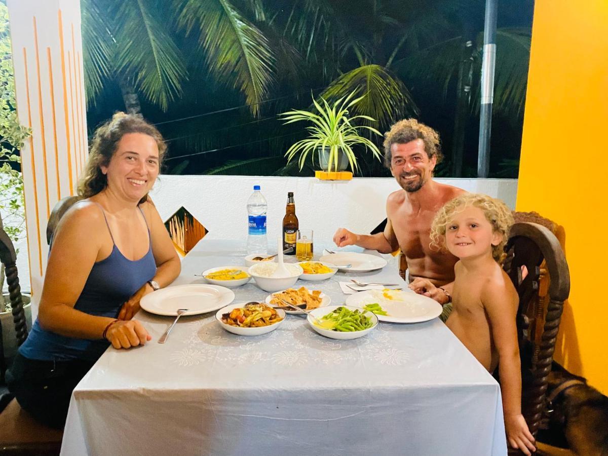 Mali Guest House Хиккадува Экстерьер фото
