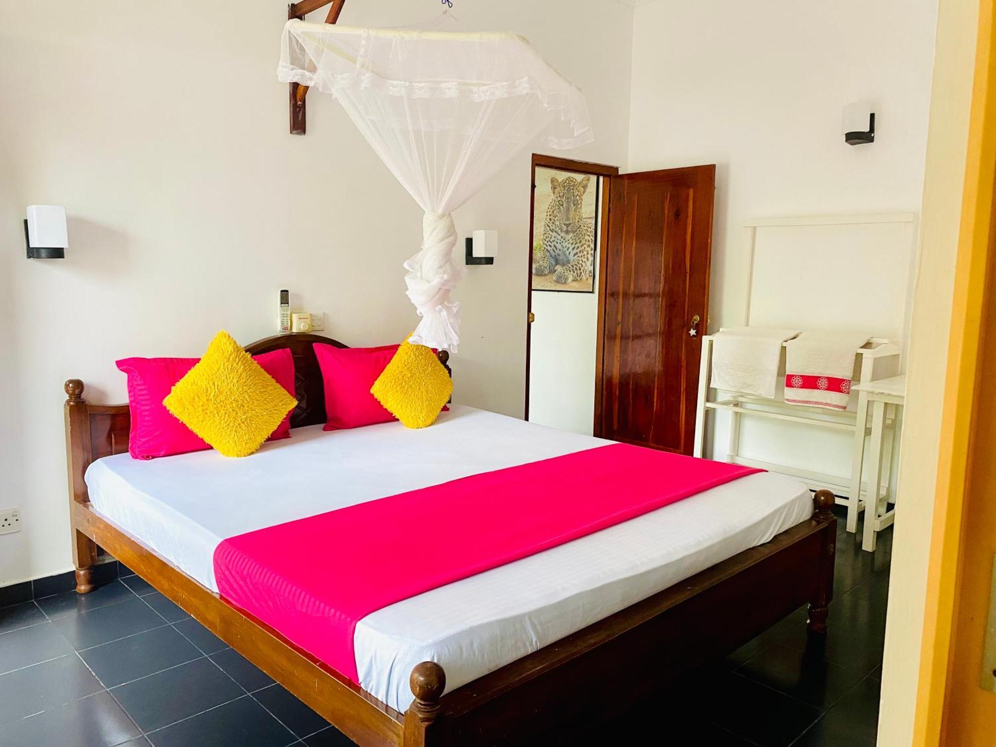 Mali Guest House Хиккадува Экстерьер фото