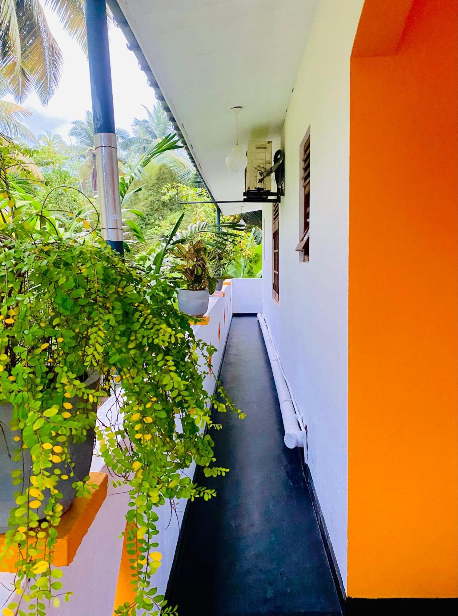 Mali Guest House Хиккадува Экстерьер фото