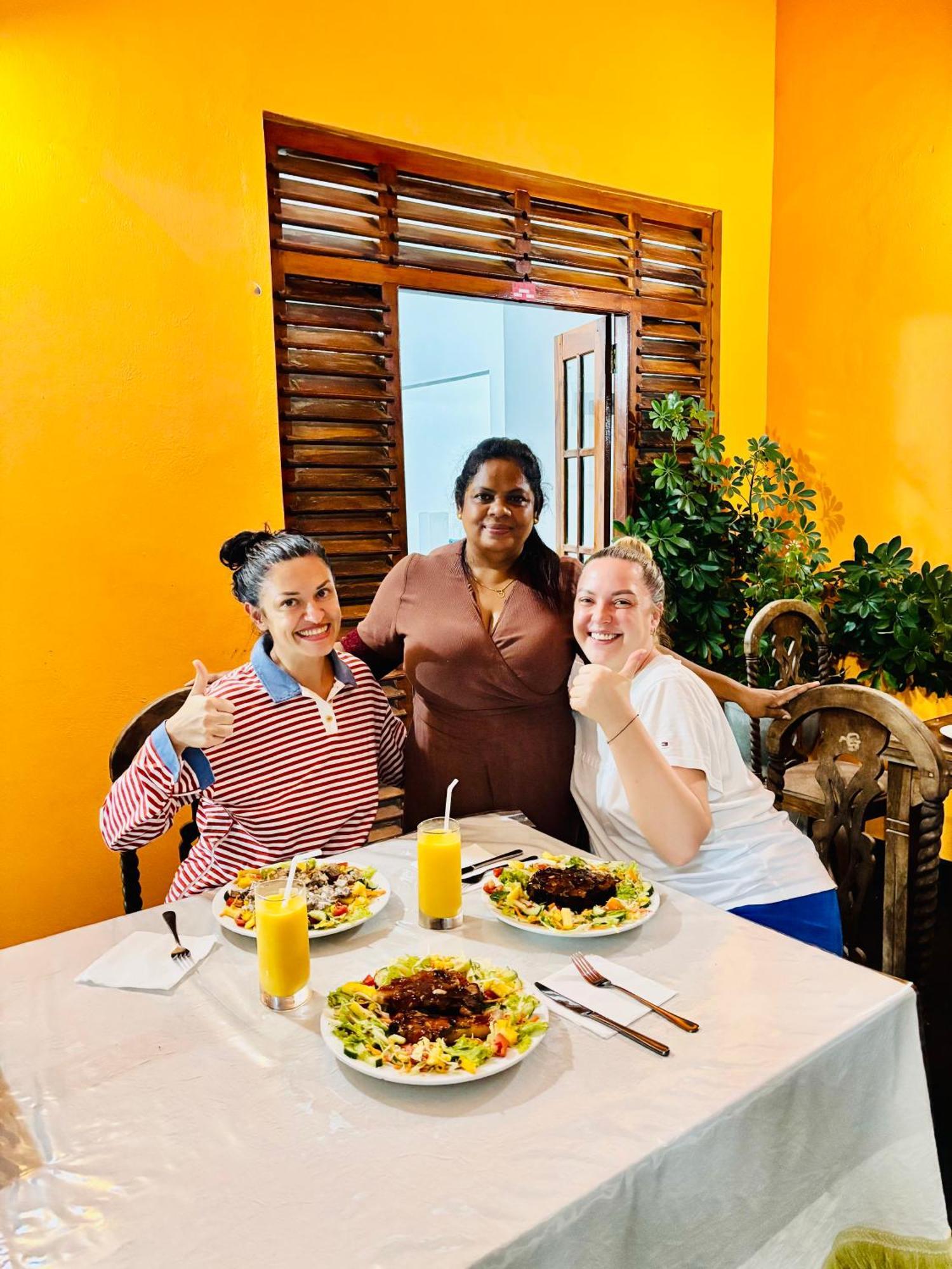 Mali Guest House Хиккадува Экстерьер фото