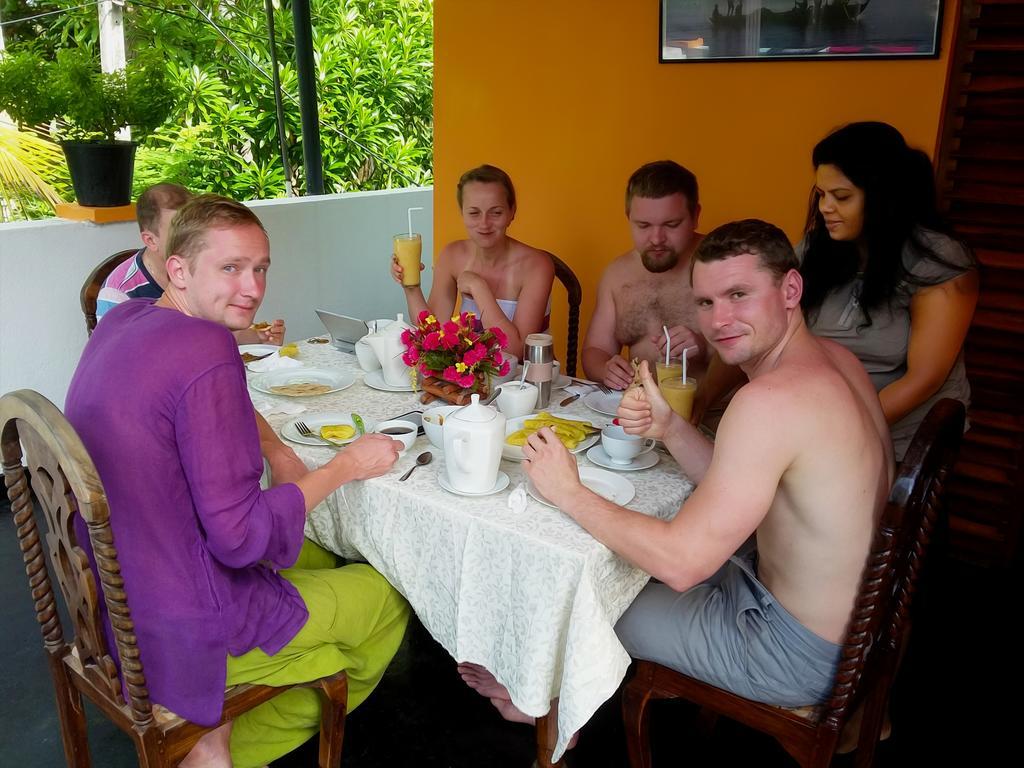 Mali Guest House Хиккадува Экстерьер фото
