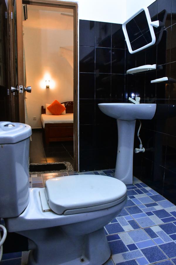 Mali Guest House Хиккадува Экстерьер фото