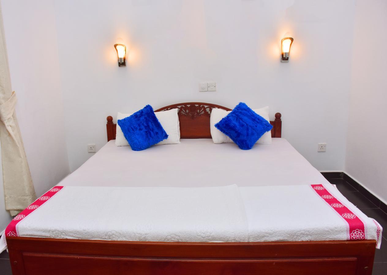 Mali Guest House Хиккадува Экстерьер фото