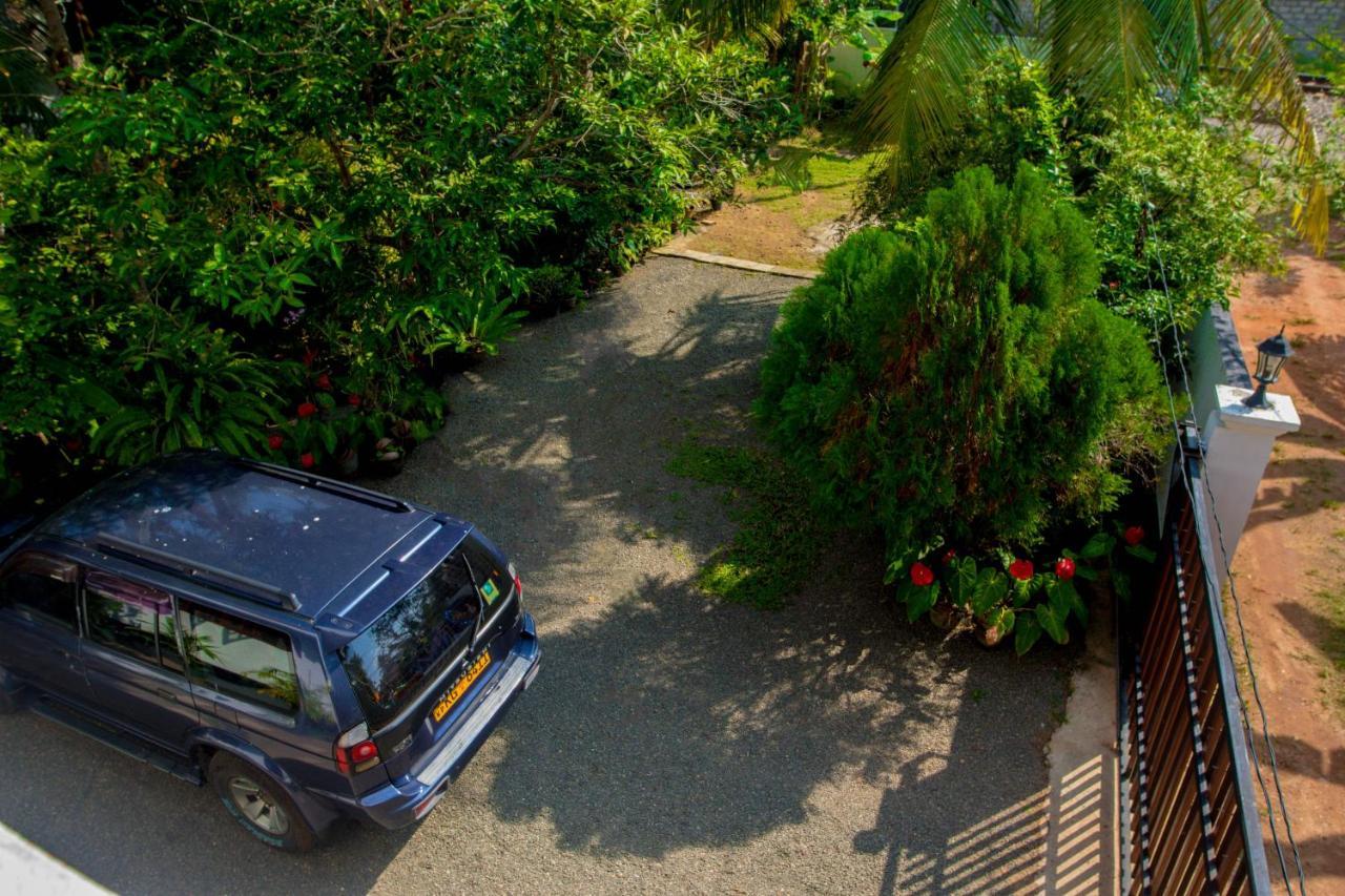 Mali Guest House Хиккадува Экстерьер фото