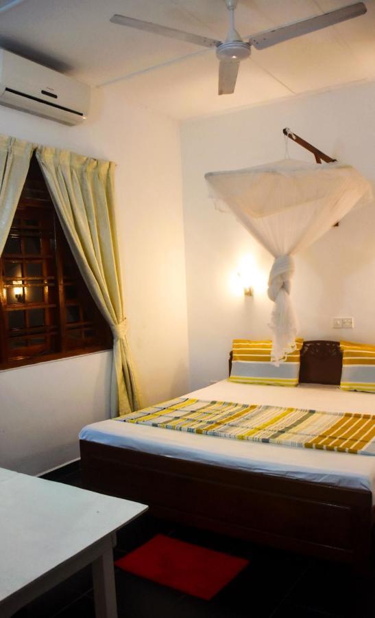 Mali Guest House Хиккадува Экстерьер фото